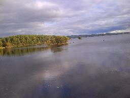 En del av den vackra sjön Runn vid Falun