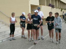 Rune med ett gäng löpare före långpasset. Bland annat Anders längst bak och världens bästa Camilla till vänster. Portugal 2007