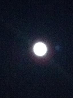 "Supermånen" som visst är extra stor just nu. Vacker är den alltid. :-)